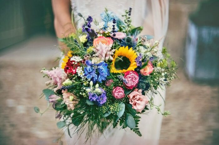 sunflowers-bright-colourful-wedding-flowers-bridal-boquuet--700x466 No Crop Fullscreen Gallery